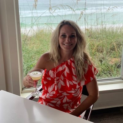 Profile Picture of Barbara Holcomb (@babs_holcomb) on Twitter