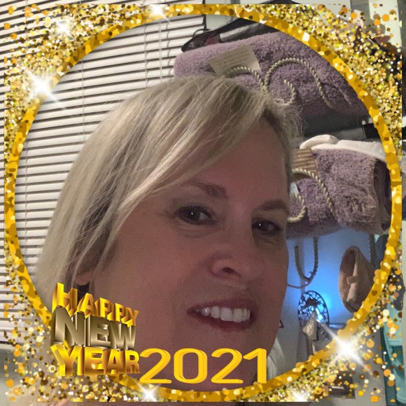 Profile Picture of Pamela Gregory (@pgregory126) on Poshmark