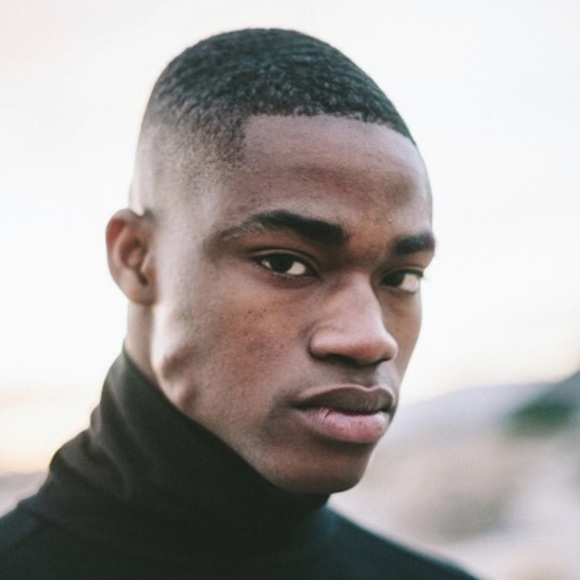 Profile Picture of David Govea (@cuzov) on Poshmark