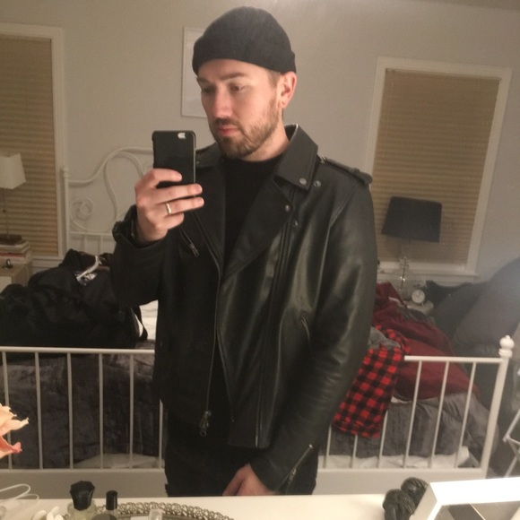 Profile Picture of Chris Kohlstaedt (@chriskohlstaedt) on Poshmark