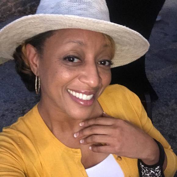 Profile Picture of Anitra Davis (@nitrad) on Poshmark