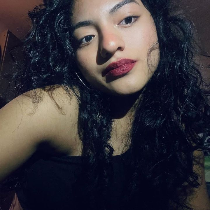 Profile Picture of G (@gianelarevilla) on Tiktok