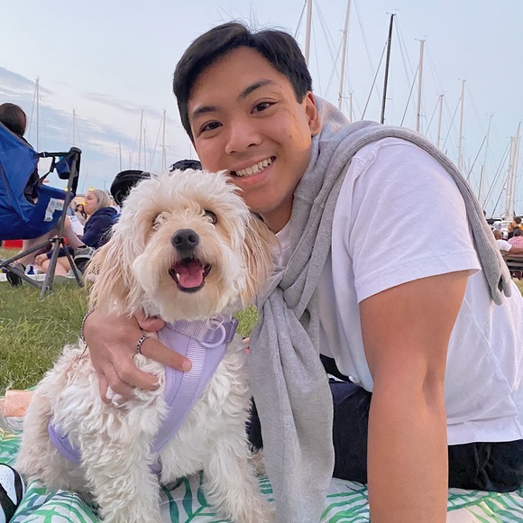 Profile Picture of Mel Tangonan (@meltangonan) on Poshmark