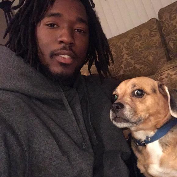 Profile Picture of Jonathan Tengbeh (@jonathantengbeh) on Poshmark