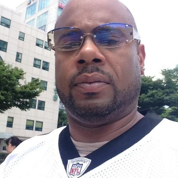 Profile Picture of Seth Mchenry (@sth_mchenry) on Poshmark