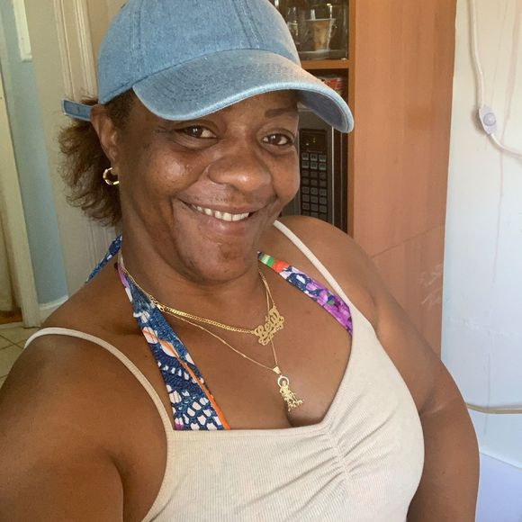 Leticia Mesa - Poshmark Profile Picture of Leticia Mesa (@leticiamesa) on Poshmark