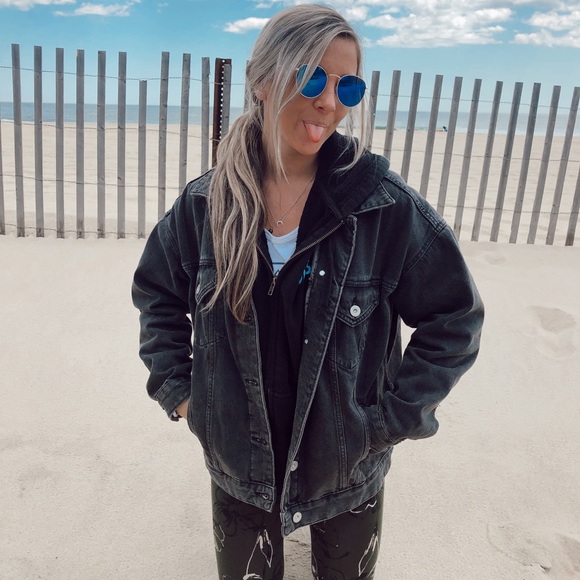Profile Picture of Savannah Gill (@gillsavannah3) on Poshmark