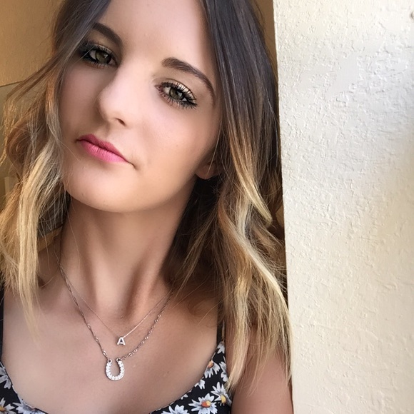 Profile Picture of Ashley Lantry (@ashleylantry) on Poshmark