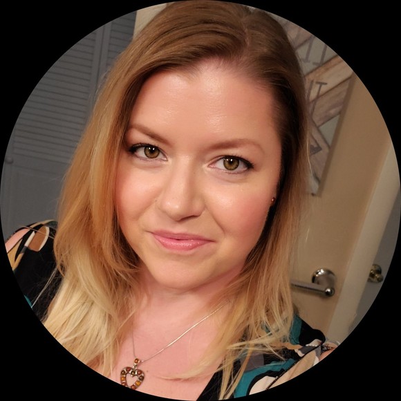 Profile Picture of Tina Andrews (@tinalynandrews) on Poshmark
