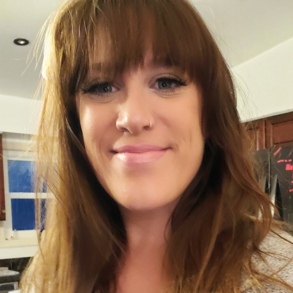 Profile Picture of Danielle Gilroy (@dgilroy4) on Poshmark