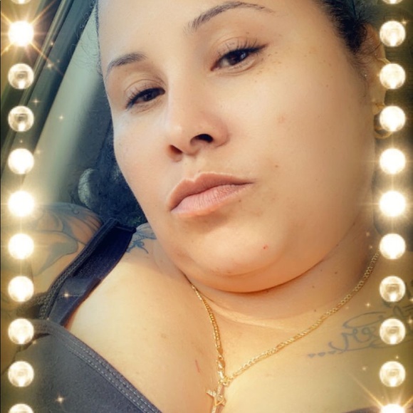 Profile Picture of Alisha Owers (@alishab216) on Poshmark