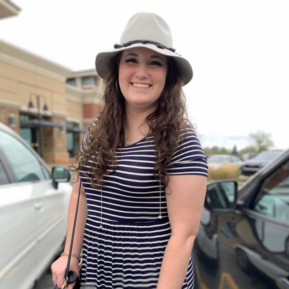 Profile Picture of Sydney Prugh (@sprugh33) on Poshmark