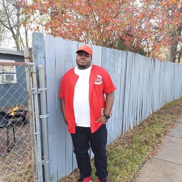 Profile Picture of Jeremy Hamilton (@jeremyh1992) on Poshmark