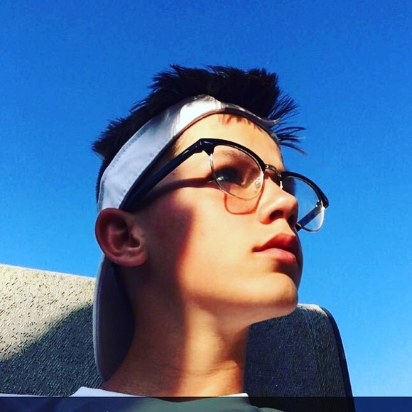 Profile Picture of Ethan Palcich (@picklechips1109) on Poshmark