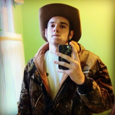 Profile Picture of Wade Barber (@Country_Boy454) on Twitter