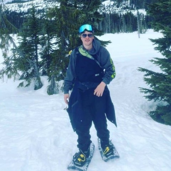 Profile Picture of Callum Reinitz (@dinocallum) on Poshmark