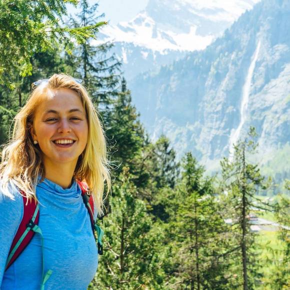 Profile Picture of Anaiis Nysether (@annyse) on Poshmark