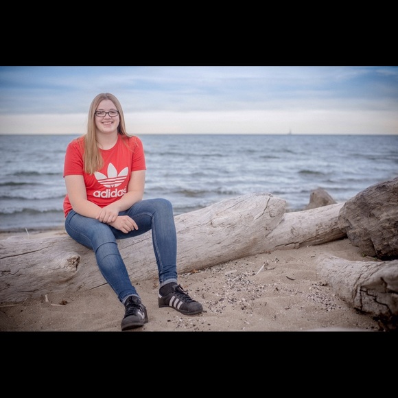 Profile Picture of Alana Stromquist (@astromquist758) on Poshmark