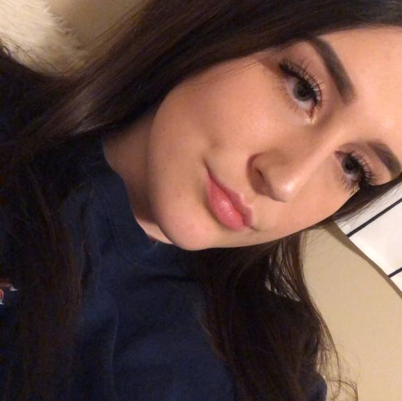 Profile Picture of Libby Dahlgaard (@libbydahlgaard) on Poshmark