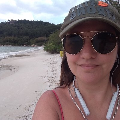 Profile Picture of Daniela Carrión 💚 (@dapun_) on Twitter