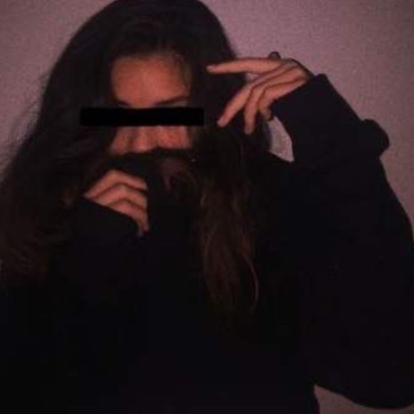 Profile Picture of Kaitlyn Shoneff (@kaitlynshoneff) on Poshmark