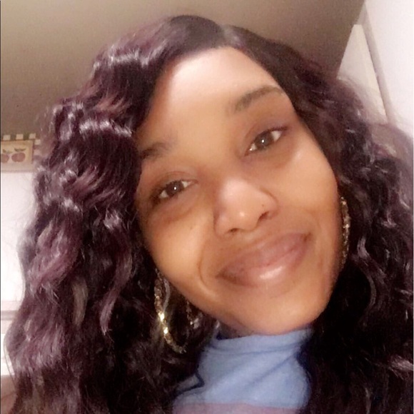Profile Picture of Alyssa Clay (@lyssaboo30) on Poshmark