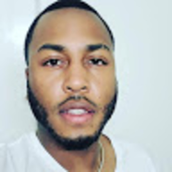 Profile Picture of Eric Travis (@erictravis18) on Poshmark