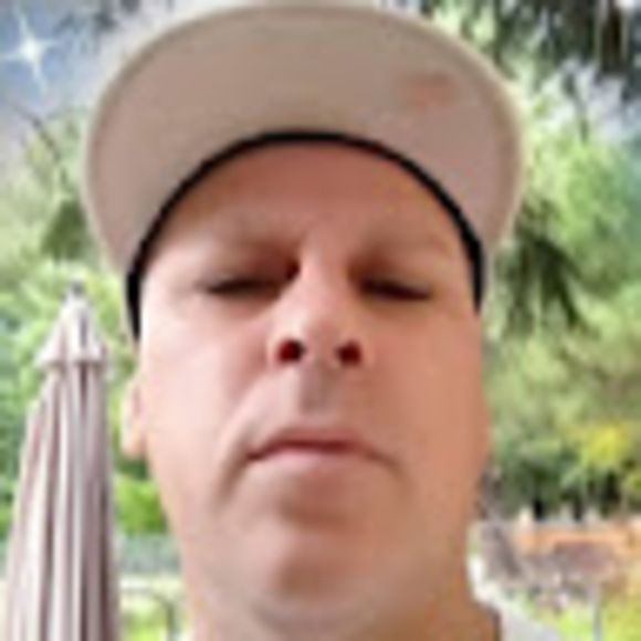 Profile Picture of Raymond Quintero (@raymondquint378) on Poshmark