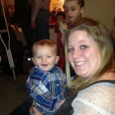 Profile Picture of Kara Applegate (@kararenee2113) on Twitter