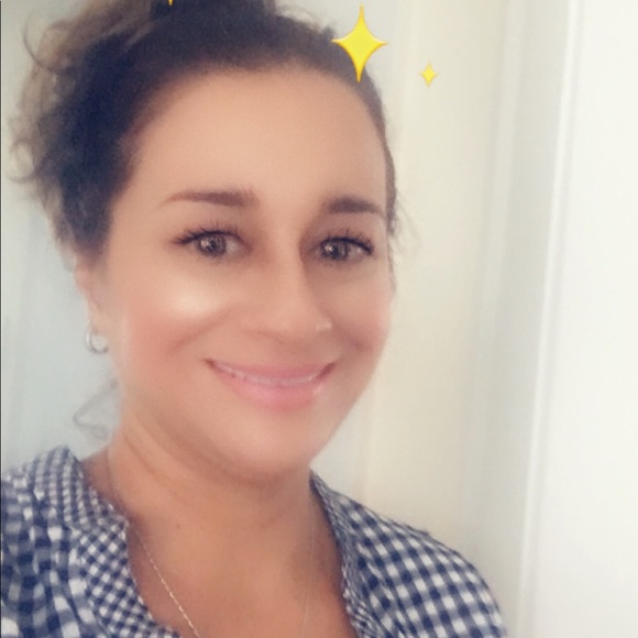 Profile Picture of Iraida Sanchez (@yayi021269) on Poshmark