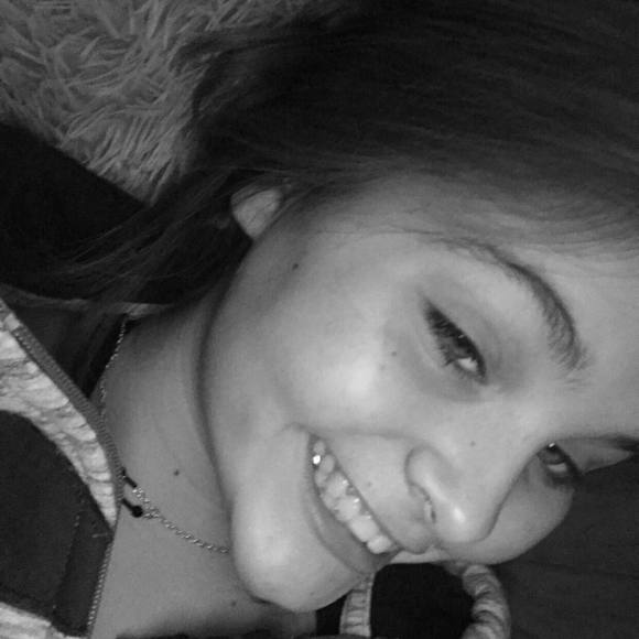 Profile Picture of Mckenzie Ottey (@mckenzie19576) on Poshmark