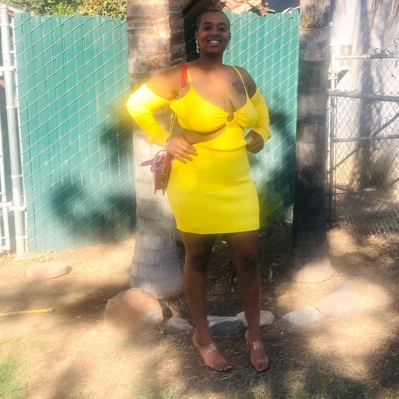 Profile Picture of Demi Mitchell (@demi_mitchell) on Poshmark