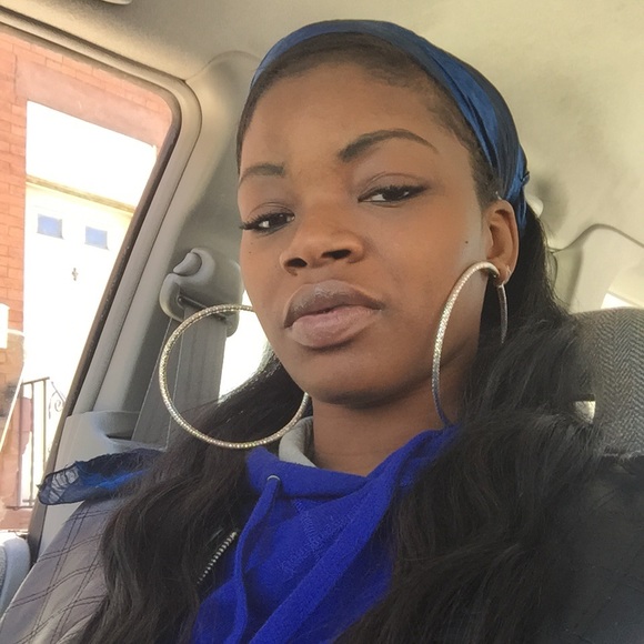 Profile Picture of Jeffone Warner (@sunshynejw48) on Poshmark