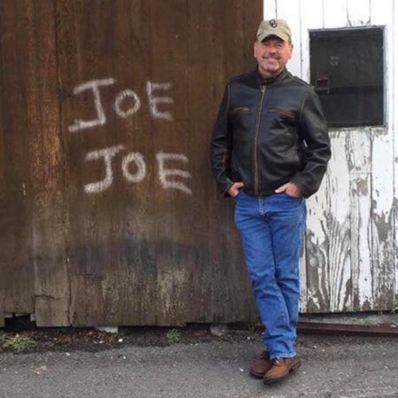 Profile Picture of Joe Cardoza (@jcardozasf) on Poshmark