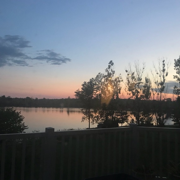 Profile Picture of Cass Fewkes (@cfew111) on Poshmark