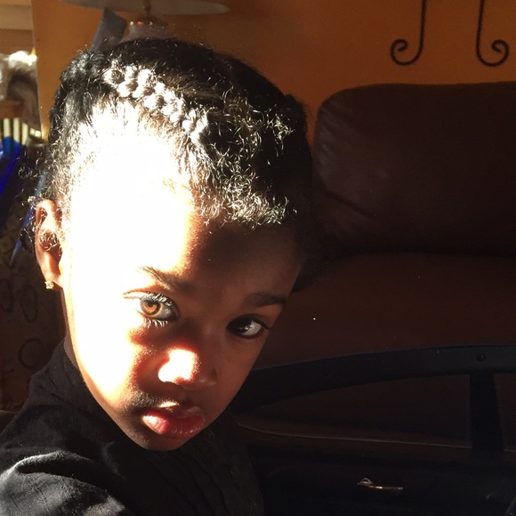 Profile Picture of Renee Phillips (@naeskiii) on Poshmark