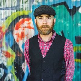 Profile Picture of  💧 Brad Staples  🐮 (@introvertebrate) on Twitter