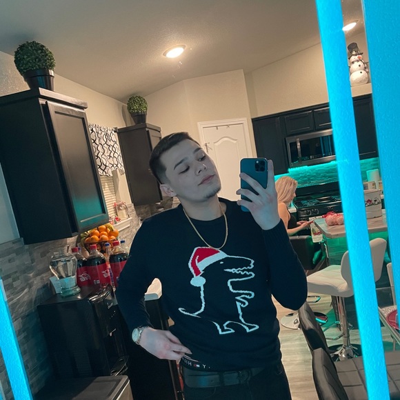 Profile Picture of Julio Gamboa (@julio03169) on Poshmark