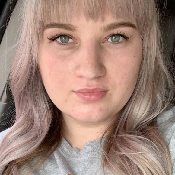 Profile Picture of Courtney Newell (@cnewell95) on Poshmark