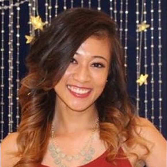 Profile Picture of Olivia Huynh (@olive_t3924) on Poshmark