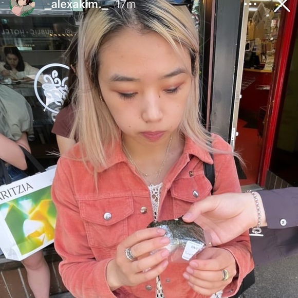 Profile Picture of Rita Kim (@ritakim911) on Poshmark