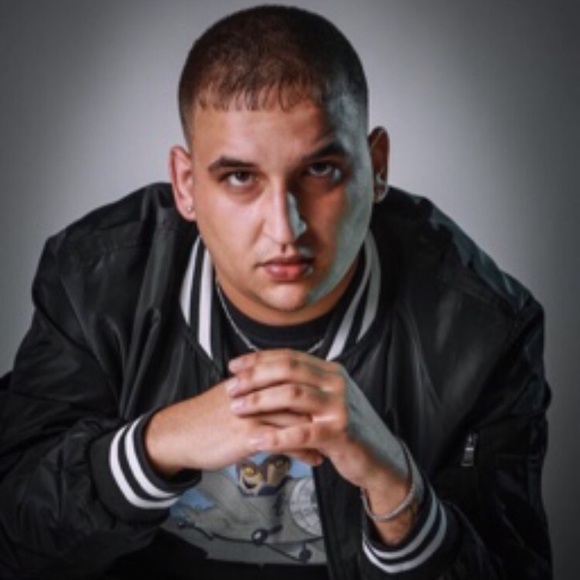 Profile Picture of Daniel Norton (@danielmnorton) on Poshmark