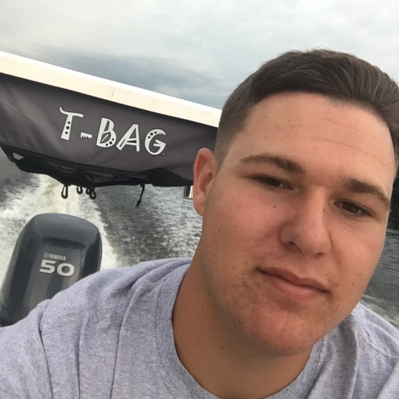 Profile Picture of Adrian Suarez (@adriansuarez_02) on Poshmark