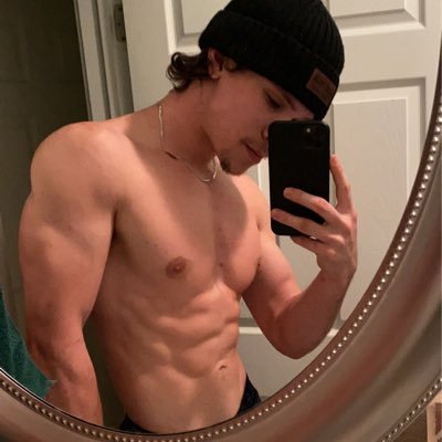 Profile Picture of Preston Whitley (@whitley_44) on Twitter