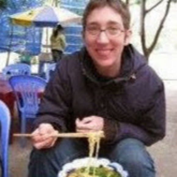 Profile Picture of Nicki Lindheimer (@nickilindheimer) on Poshmark