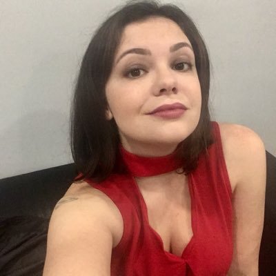 Profile Picture of Elizabeth Polley (@elizaisling) on Twitter