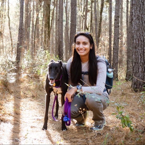 Profile Picture of Pamela Cisneros (@pamela_cisneros) on Poshmark