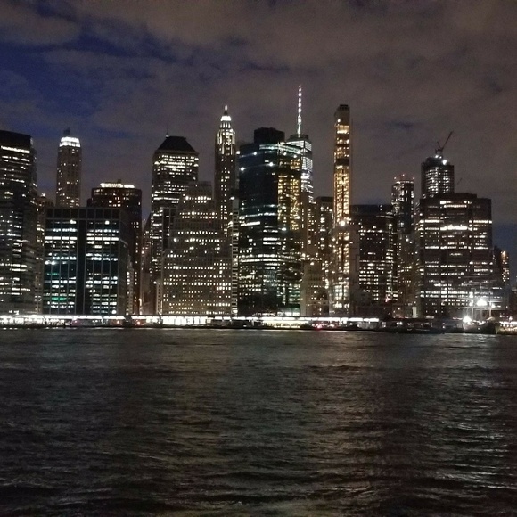 Profile Picture of Orhandie Jones (@orhandie) on Poshmark