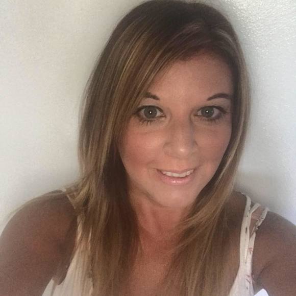 Profile Picture of Lisa Rabbitt (@lrabb40) on Poshmark