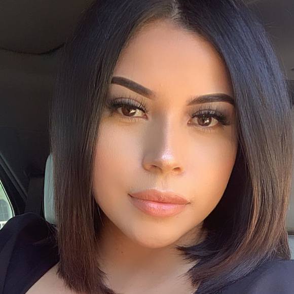 Profile Picture of Jennifer v. Hirugami (@hirugami18) on Poshmark